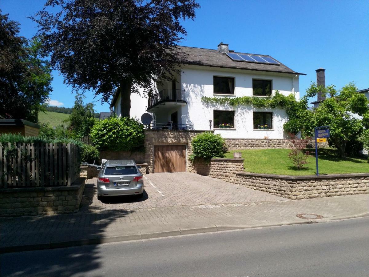 Ferienwohnung Moselblick 베른카슈텔쿠에스 외부 사진